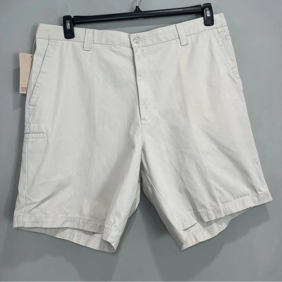 NWT Dockers Flat Front Relax Fit  Kaki Shorts - Picture 1 of 11